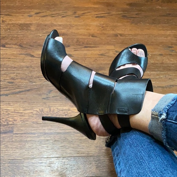NWOB! Vic Matie Heels - Picture 2 of 5